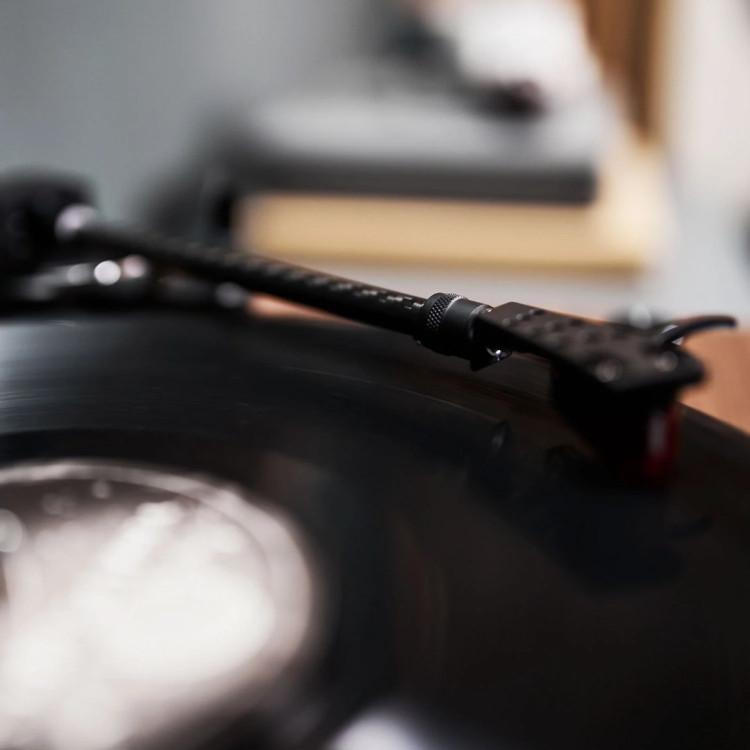 Argon Audio TT-4 Platenspeler - Walnoot Fineer
