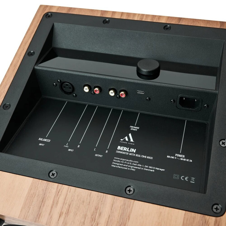 Argon Audio Berlin SUB 10 - Walnoot Fineer Argon Audio Berlin SUB 10 - Walnoot Fineer
